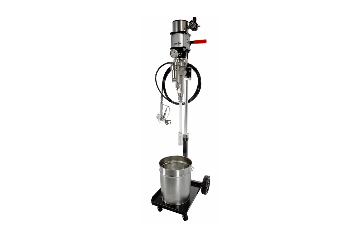 Pneumatische Kolbenpumpe auf pneumatischer Hebestation von IBK